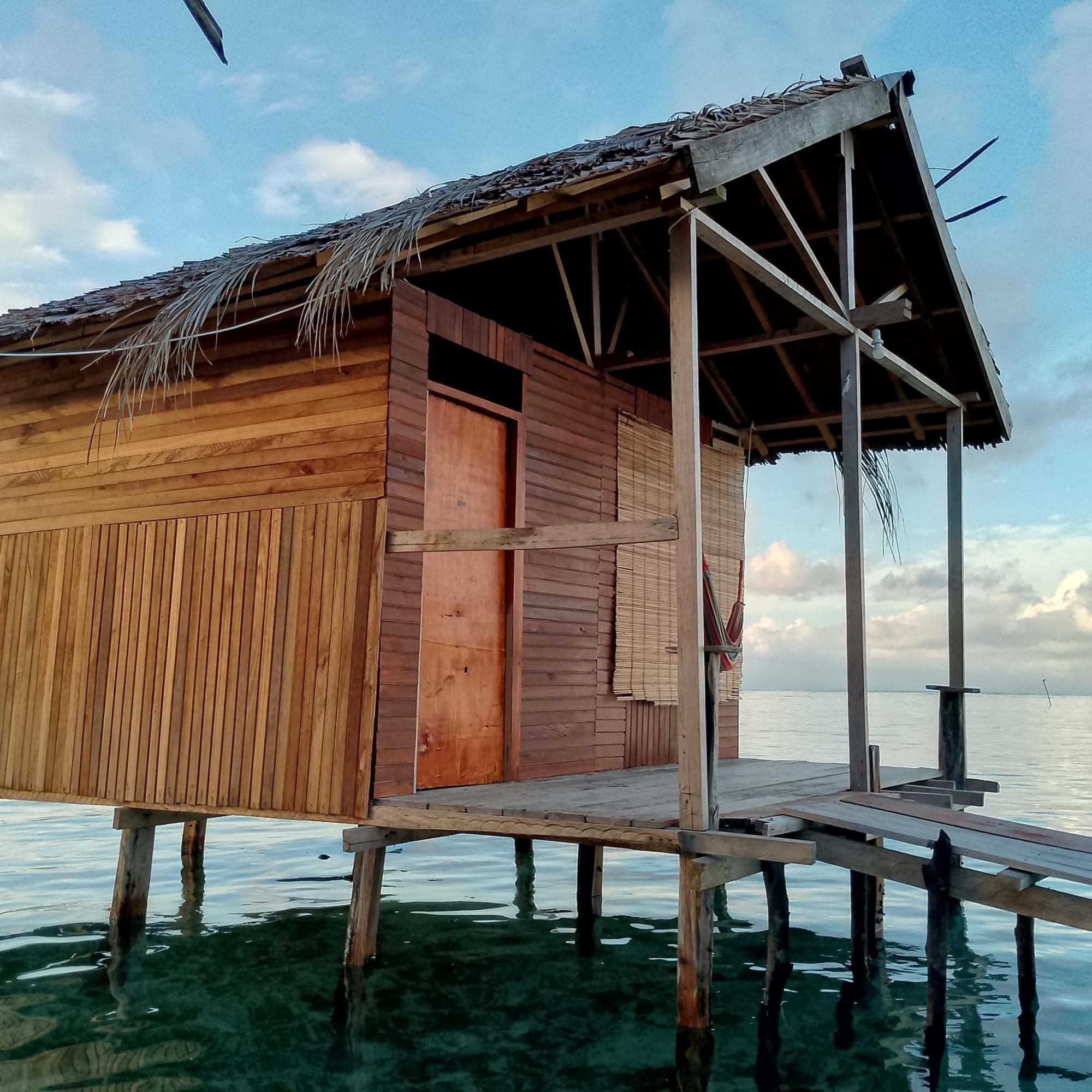 Arborek Diving Homestay R4 Besir 部屋 写真